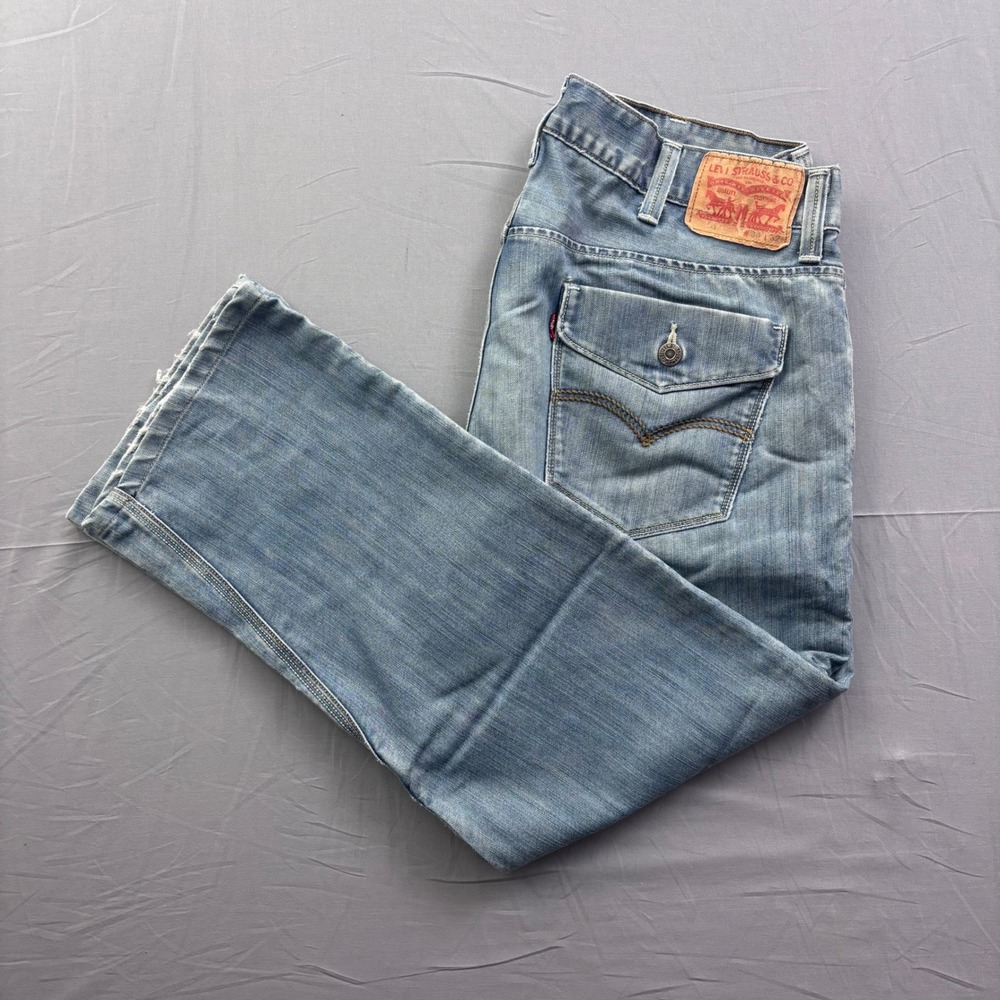 Levis 514 Straight Leg Jeans Mens 38x32 Light Wash Blue Flap Pocket Denim
